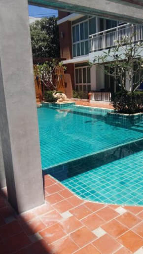 Arisara place